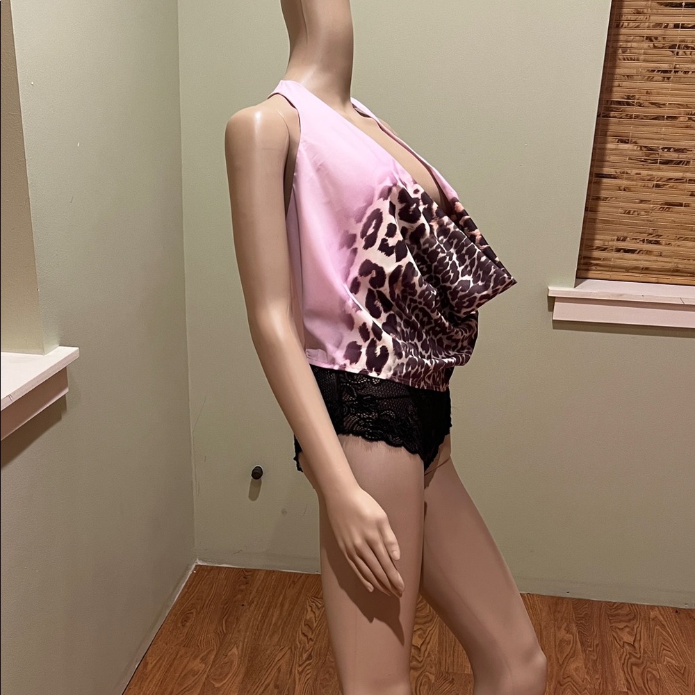 Akira Pink Leopard Print Halter Top with scoop neck size 1X - Picture 2 of 10